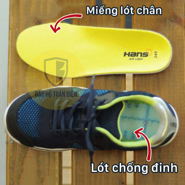 Miếng lót chân trong một số mẫu giày bảo hộ Hans làm bằng vật liệu E.V.A