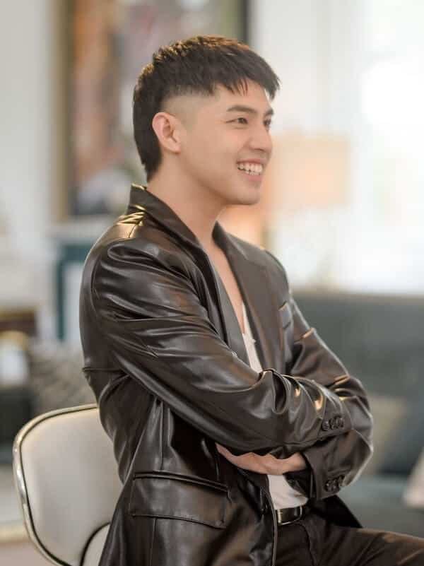Kiểu đầu cắt moi chuẩn soái ca của Noo Phước Thịnh