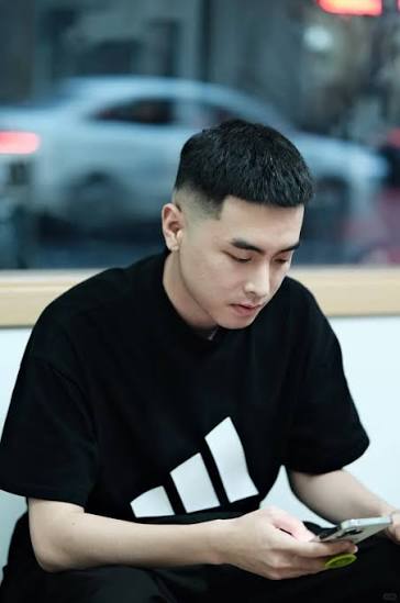 Kiểu tóc nam ngắn đẹp dễ chăm sóc, không cần vuốt keo