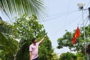 đèn năng lượng mặt trời chiếu sáng đường